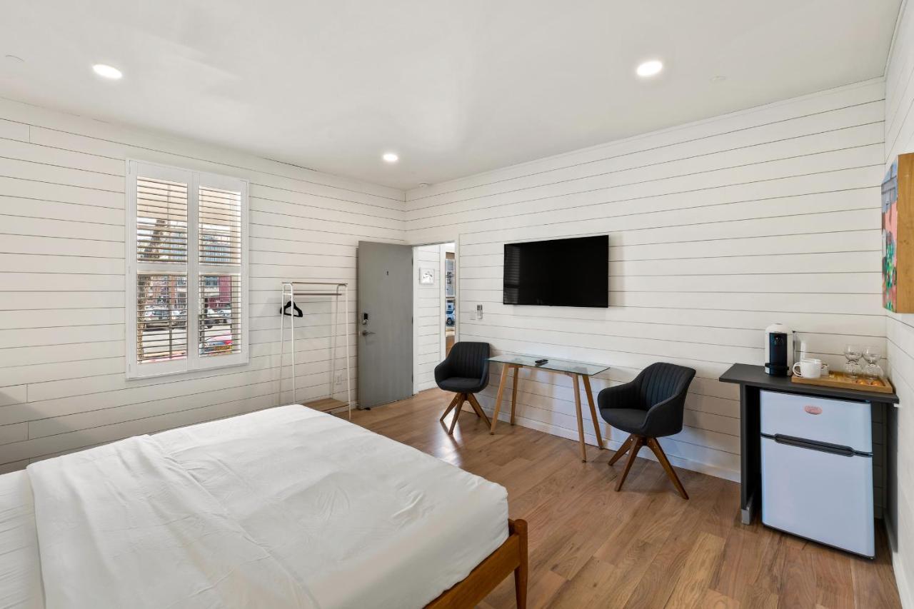Boutique Room Steps From Downtown Mall Rose Jean Room 1 Charlottesville Exterior photo